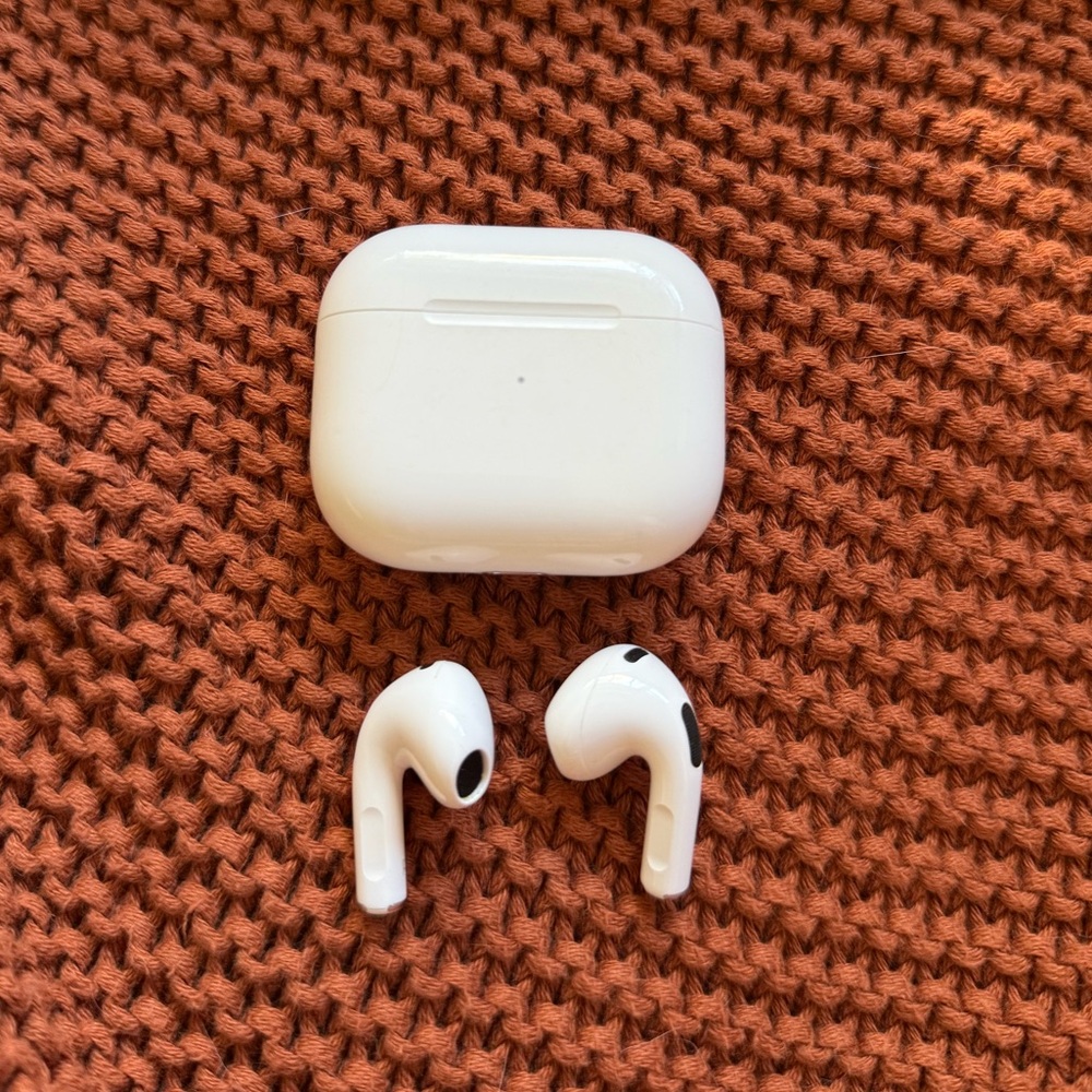 3rd Gen Apple AirPods